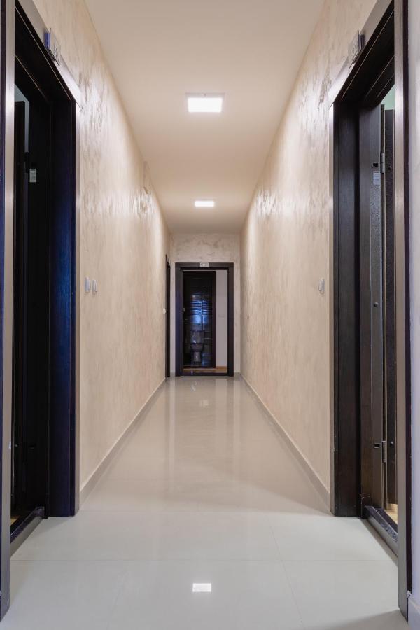 Airmi Hotel Surcin Luaran gambar